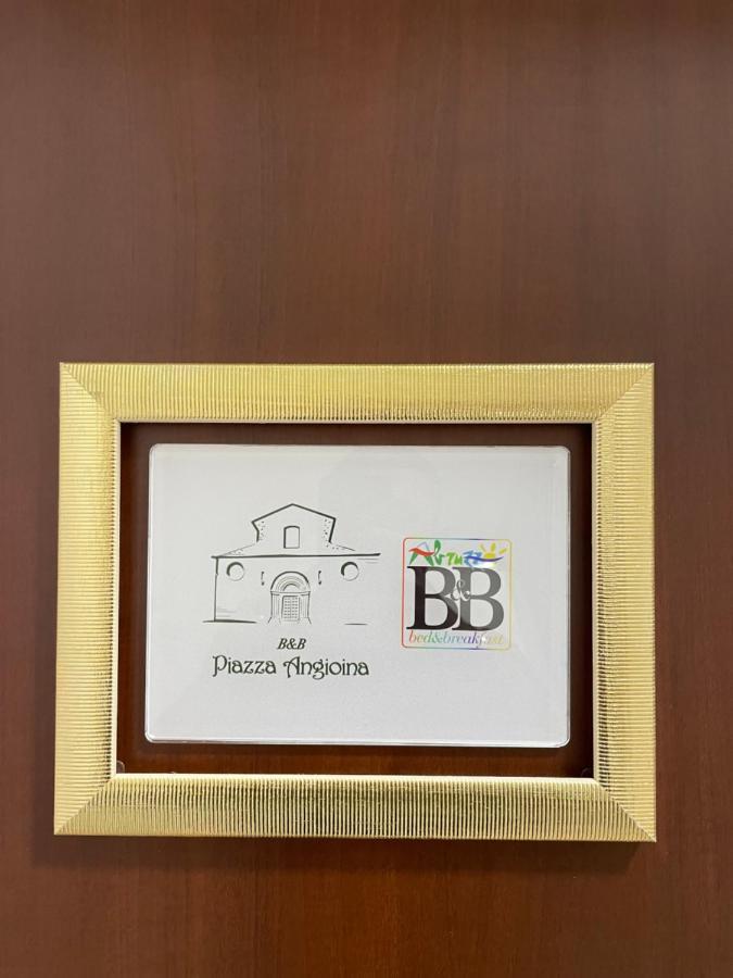 B & B Piazza Angioina L'Aquila Exterior photo
